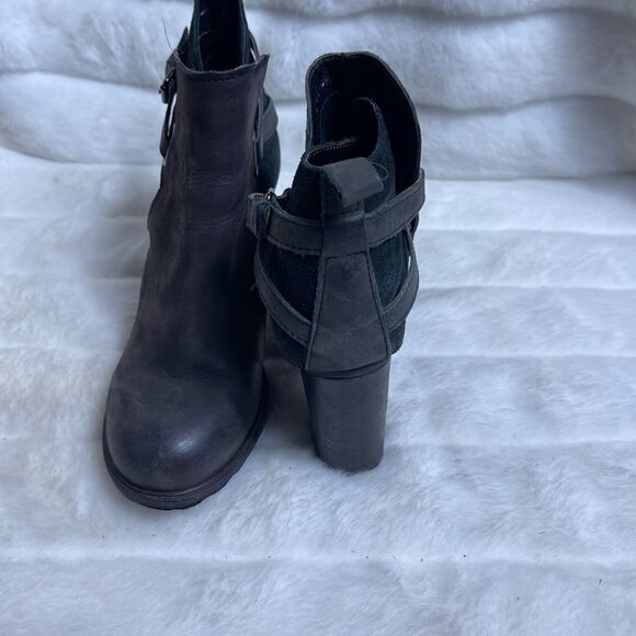 Rebels leader taupe and black suede ankle boots with strap buckle EUR SZ 39 - Picture 4 of 10